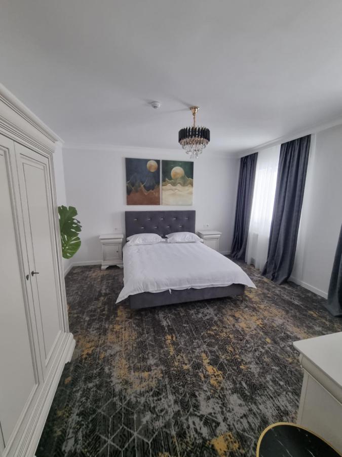 Tesa Boutique Hotel トゥルグ・ネアムツ エクステリア 写真